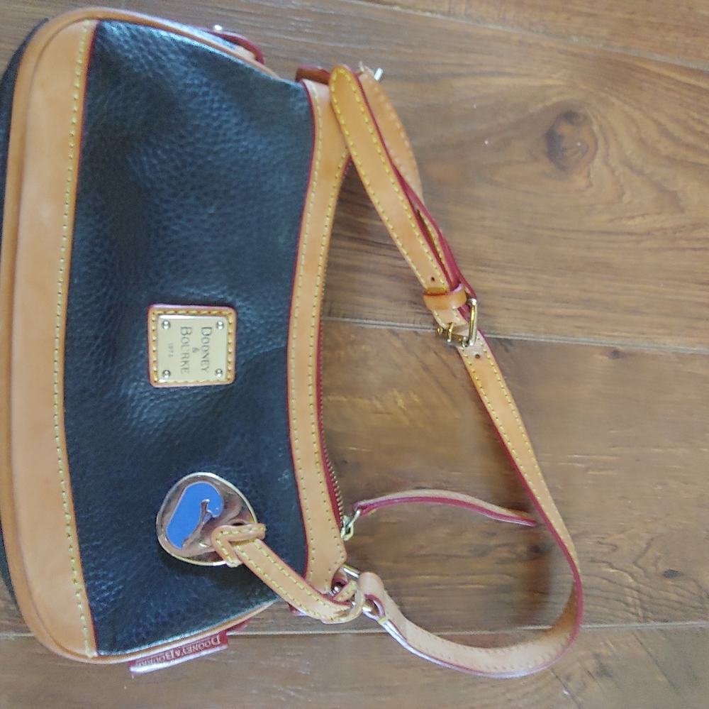 Dooney & Bourke bag